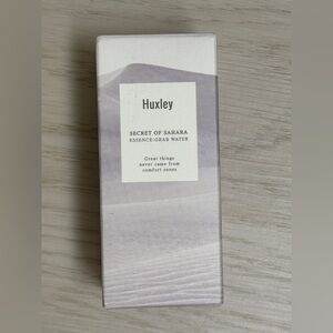 Huxley secret sahara grab water essence face new in box